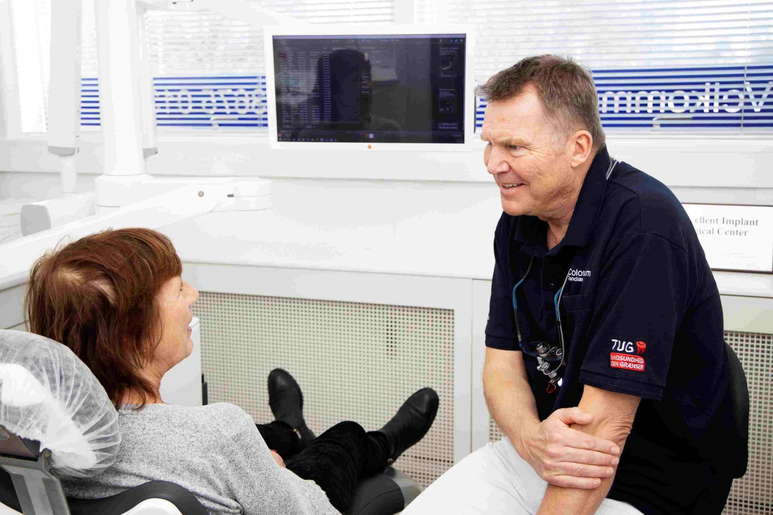 Tandlæge Erik med patient